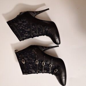 Roberto Cavalli lace print booties